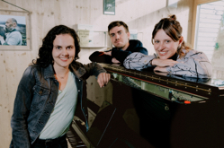 Danae Doerken, Steven Walter und Coco Elane, Foto: Michael Staab