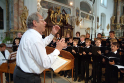 Gerhard Schmidt-Gaden und der Tölzer Knabenchor, Foto: Michael Schilhansl