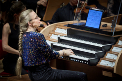Organistin Anna Lapwood bei ihrem Konzert in der Kölner Philharmonie. Foto: Heike Fischer Fotografie
