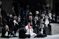 Szene aus Aufstieg und Fall der Stadt Mahagonny von Kurt Weill und Bert Brecht, Foto: Girogos Kalkanides