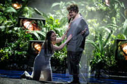 Szene aus Parsifal: Bettina Ranch (Kundry) und Robert Watson (Parsifal). Foto: Matthias Jung